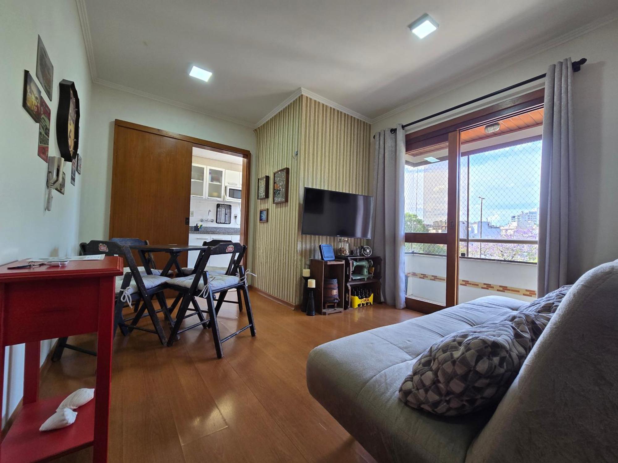 Em Otima Localizacao Com Garagem *